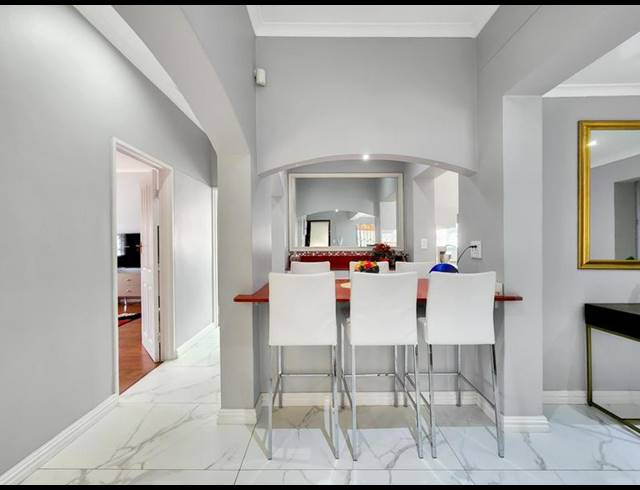3 BEDROOM PROPERTY TO RENT IN RONDEBOSCH EAST